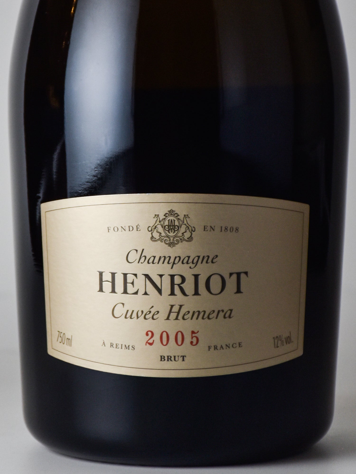 アンリオ・キュヴェ・エメラ 2005 | Tisser - Cuvée J2 Hôtel Osaka